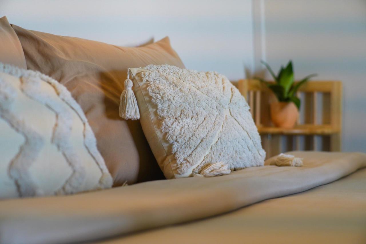 Ocean Vibes Hotel Thong Sala Bagian luar foto