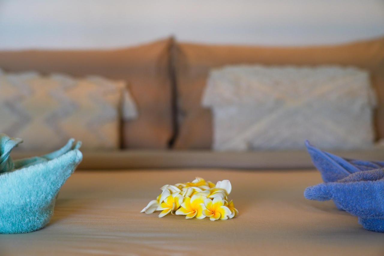 Ocean Vibes Hotel Thong Sala Bagian luar foto