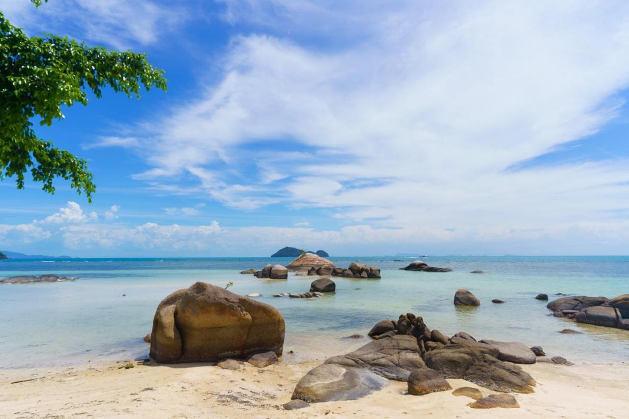 Ocean Vibes Hotel Thong Sala Bagian luar foto