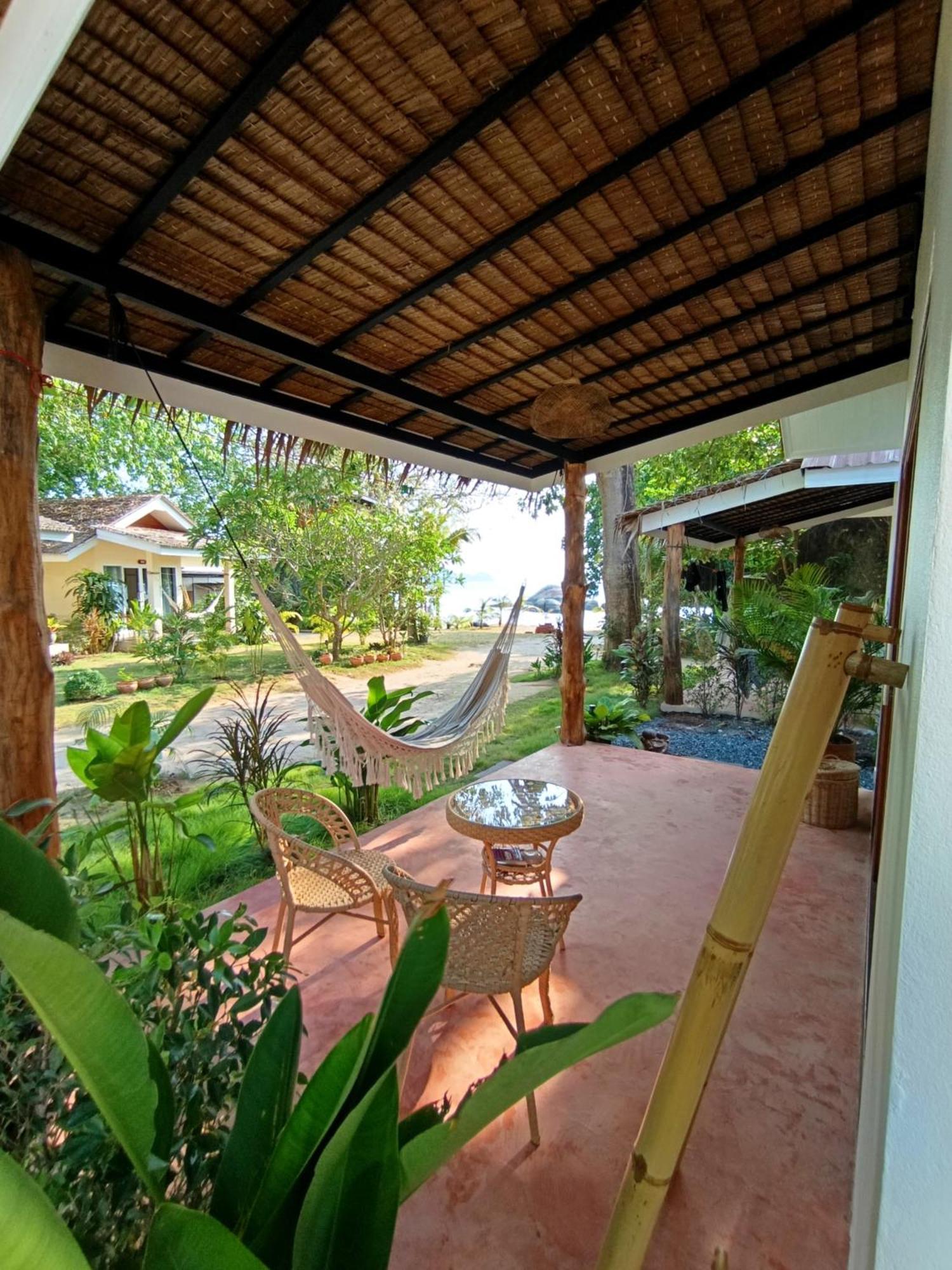 Ocean Vibes Hotel Thong Sala Bagian luar foto