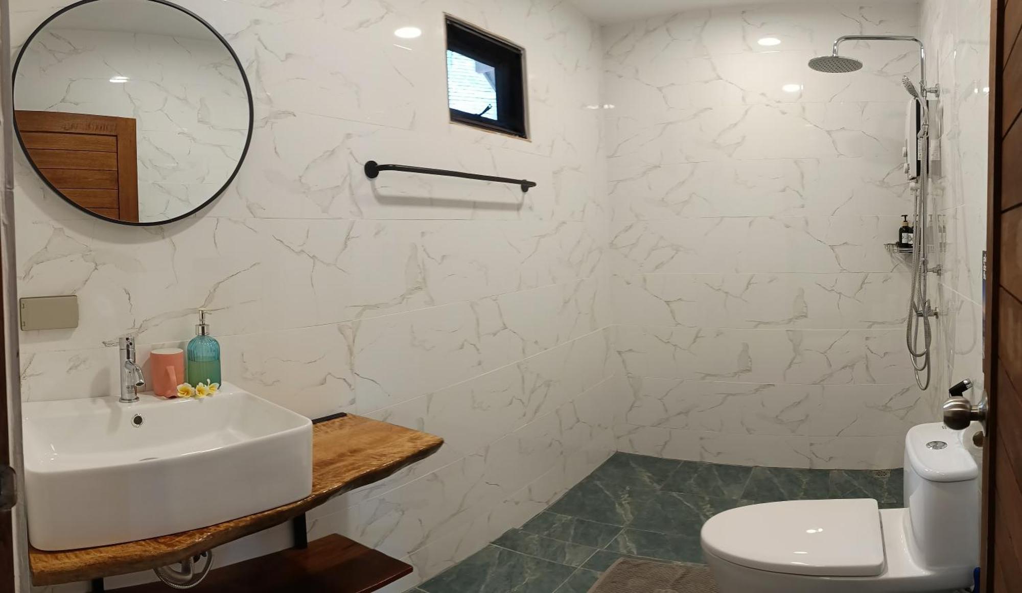 Ocean Vibes Hotel Thong Sala Bagian luar foto