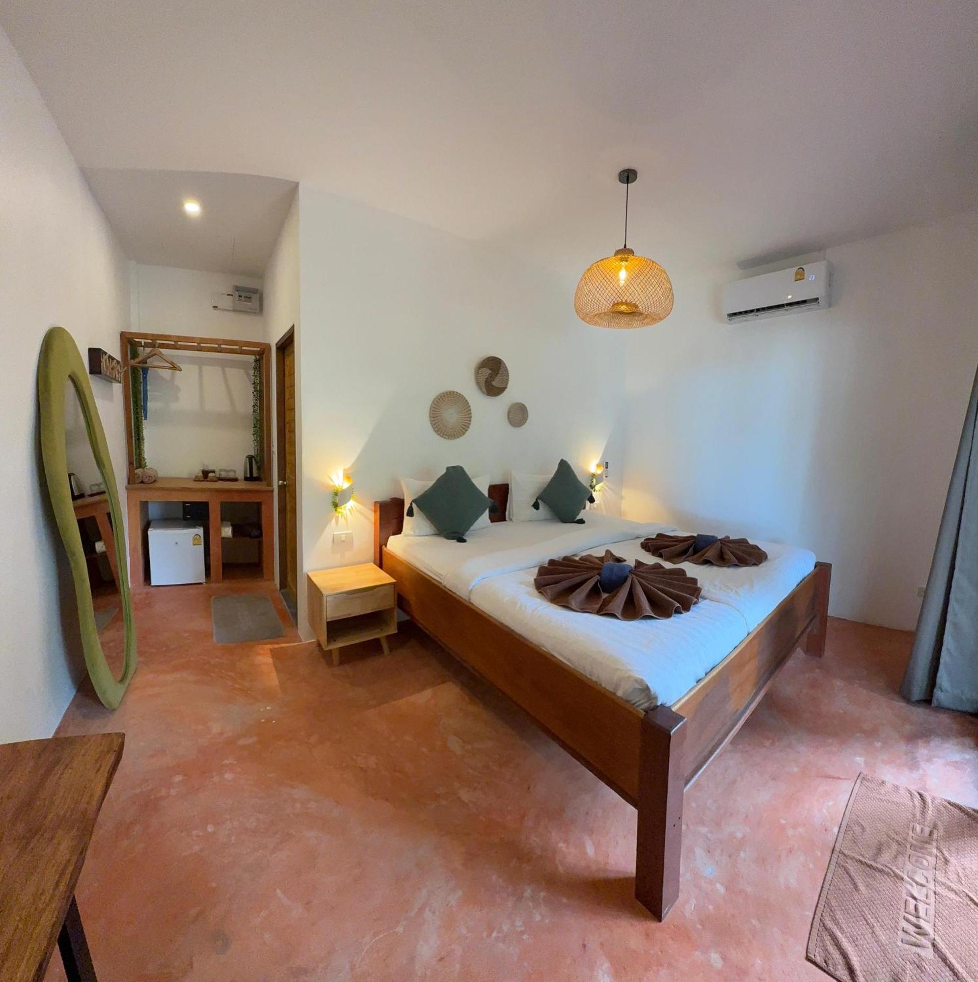 Ocean Vibes Hotel Thong Sala Bagian luar foto